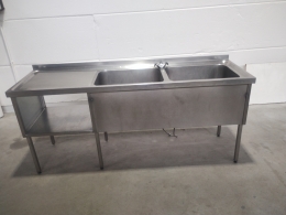 s/s sink with 2 tanks right